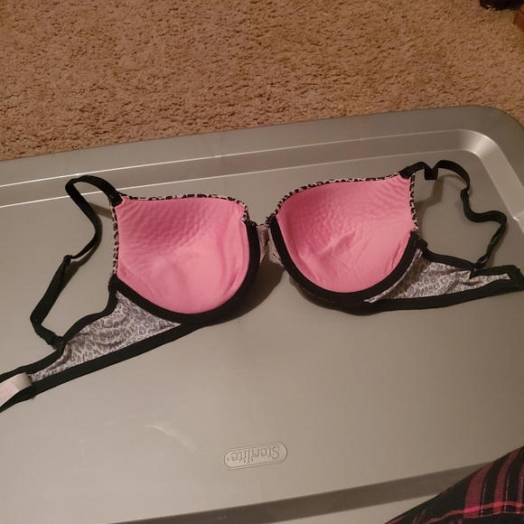 Victoria Secret Cheetah Print Bra 34D - Picture 2 of 2